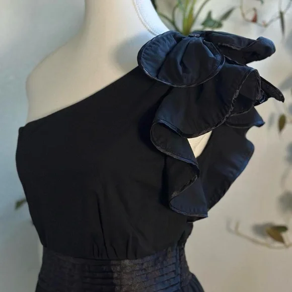 2b Bebe Black One Shoulder Ruffle Blouse Size XS - Picture 3 of 6